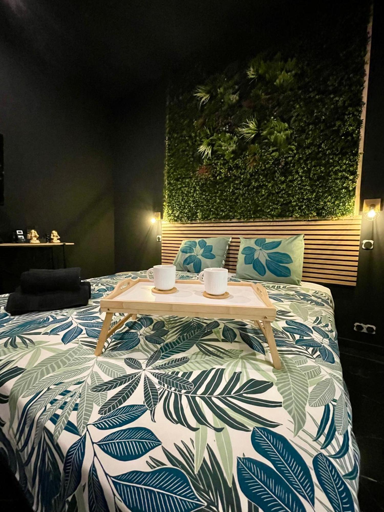Jungle Love Room De L Hermitage トゥルノン・シュル・ローヌ エクステリア 写真